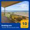 Esplanade 3BR Holiday Home with Magic Ocean Views - Encounter Bay