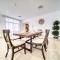 Unbeatable Price, Perfect for Groups with Sea Views by Deluxe Holiday Homes