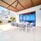 Unbeatable Price, Perfect for Groups with Sea Views by Deluxe Holiday Homes