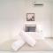 Unbeatable Price, Perfect for Groups with Sea Views by Deluxe Holiday Homes - Fudžajra