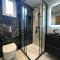 Luxurious & Elegant 6-Bed House