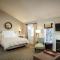 Lighthouse Lodge & Cottages