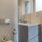 Modern 3BR, terrace, AC/heating & self check-in - Lisbona
