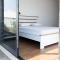 Lux 3-BR: Panoramic Sea View & Rooftop Pool