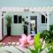 Wild Lotus Villa - Waterfront on Jolly Harbour
