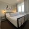 Beachcomber, Sunbeach, Scratby - Two bed chalet, sleeps 4, FREE Wi-Fi, FREE club passes, FREE swimming and pet friendly