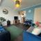 Macs Shack, California Sands, Scratby - Two bed chalet, sleeps 5, pet friendly, FREE pool passes plus linen and towels included