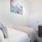 Newly refurbished Near the coast Sleeps 5