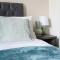 Chic Retreat Coastal Town Sleeps 4
