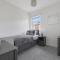 Chic Retreat Coastal Town Sleeps 4