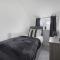 Chic Retreat Coastal Town Sleeps 4