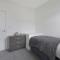 Chic Retreat Coastal Town Sleeps 4