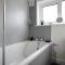 Chic Retreat Coastal Town Sleeps 4