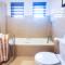 Glendas Guest Suites
