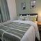 Charming Home in Stourport Sleeps10 with Wifi&Parking by PureStay Short Lets - 斯陶尔波特