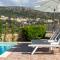 Villa Zephyros, 7 minute walk to Eglina Beach