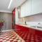 Host Wise - Colorful Bright Flat with Balcony