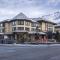 Elk + Avenue Hotel - Banff