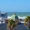 Posh Spot Gold Unit beautiful Beach View Apartment Sleeps 2 - Gqeberha
