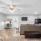 Baytown Private Studio Apartment covered patio Sleeps 4 by the bay skate park main street water park