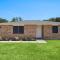 Sandy Private Beach Oasis Close to Kemah Boardwalk & NASA 5 STAR SUPER HOST - Seabrook