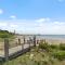 Sandy Private Beach Oasis Close to Kemah Boardwalk & NASA 5 STAR SUPER HOST - Seabrook