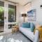 Cosy and convenient leafy apartment