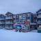 Stroll to Slopes, Village Area, Ski in-out MtLodge 237 - Snowshoe