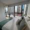 Melbourne CBD Apt With A C Balcony & Pool