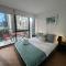 Melbourne CBD Apt With A C Balcony & Pool
