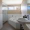 Ocean View Executive Apartment 4