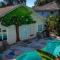•Slice of Paradise• FREE Heated Pool! 2 Kings!