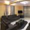 Well furnished three bedrooms apartment in a serene area - Ashonman