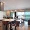 Stylish Apt. w/ Rooftop, Infinity Pool & Sea View - Mazatlán