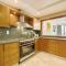 Livbnb - 3BR Plus Maids with Ain and Sea View