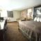 Super 8 by Wyndham Indianapolis Emerson