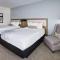 La Quinta Inn & Suites by Wyndham Locust Grove - Locust Grove