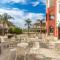 Golf Resort - Apartment - Sleeps4 - Pool - Parking