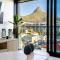 Ultra modern & luxurious 2 bed in Sea Point - 开普敦