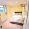 The Conifers Small Self Catering Flat in Nature Reserve Free Eden taxi b4 9pm - Par