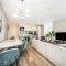 Pass the Keys Contemporary Fulham Penthouse with Large Balcony - London
