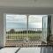 Lunas Seaview Apartment Sleeps 4 Parking Beach