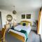 "The Elegance" Balcony Seafront Apartment
