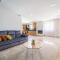 Casa de Eiró by House and People