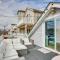 Wildwood Retreat with 2 Balconies 5 Blocks to Beach - 怀尔德伍德