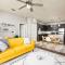 Chic King Bed Desk w/ Pool - San Antonio