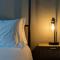 Chic King Bed Desk w/ Pool - San Antonio