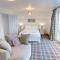 Bayside at The Bay Filey, sleeps 10 in 4 bedrooms, pet-free - Filey