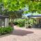 Blissful Country Garden King Bed Cottage