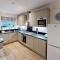 Family Tides, The Bay, 2 bedrooms, patio garden, parking nearby, 2 dogs welcome